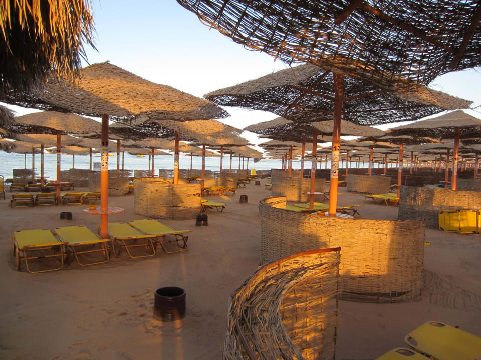 Unser Strandabschnitt  Hotel JAZ Makadi Star & Spa