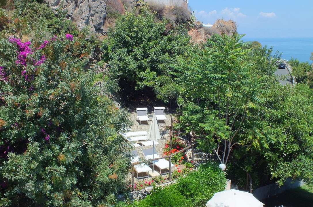 Sonnenterrassen im Garten TUI Blue Puntamare