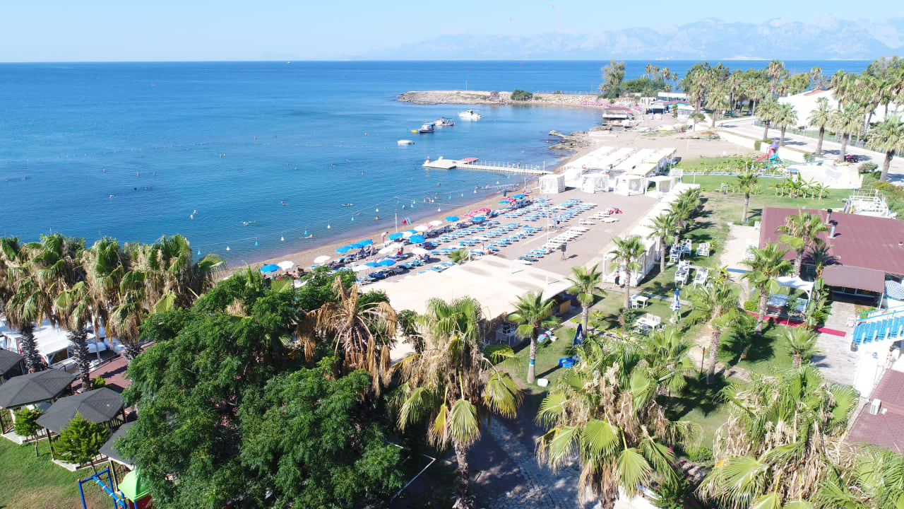 Strand Hotel Lara World