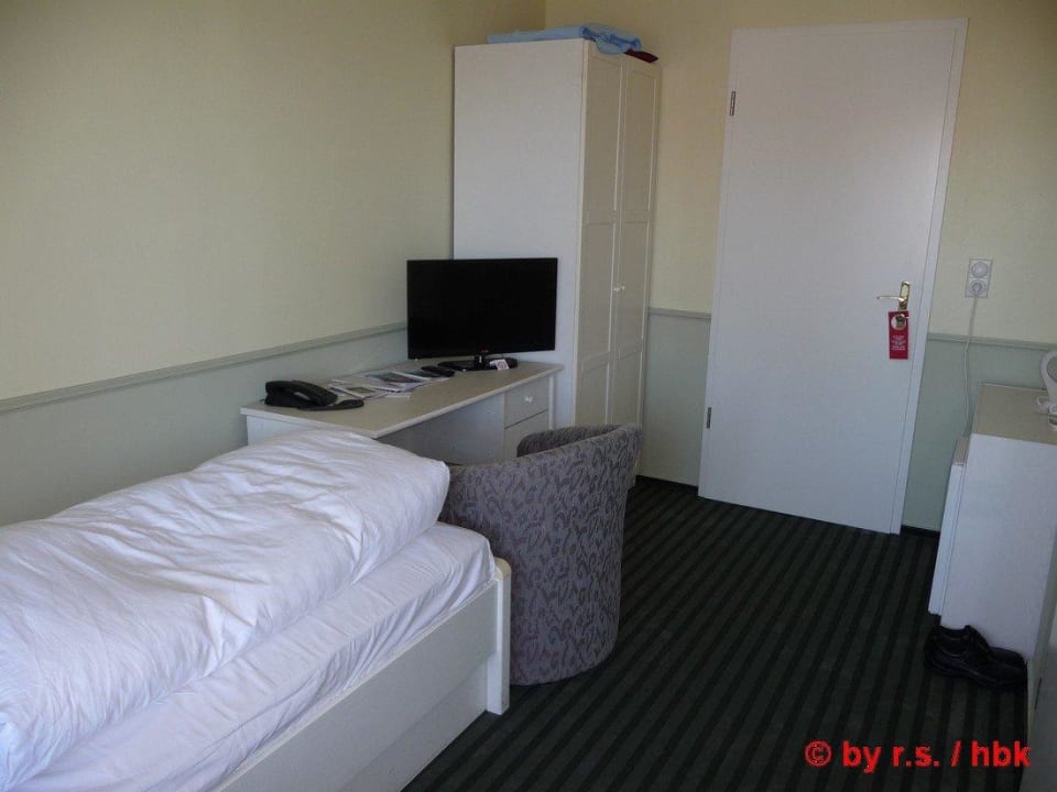 Blick ins Zimmer vom Balkon aus Hotel Ludwigsburg