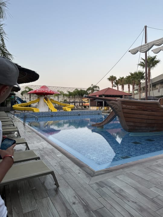 Pool Blue Lagoon Resort