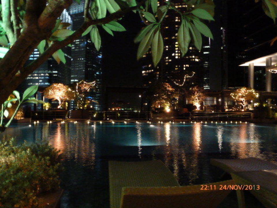 Poolblick The Fullerton Bay Hotel Singapore