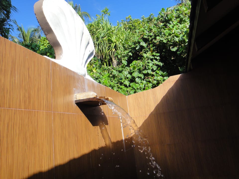 Coole Außendusche, ein wahres Duscherlebnis Adaaran Select Meedhupparu Island Resort - Premium All Inclusive