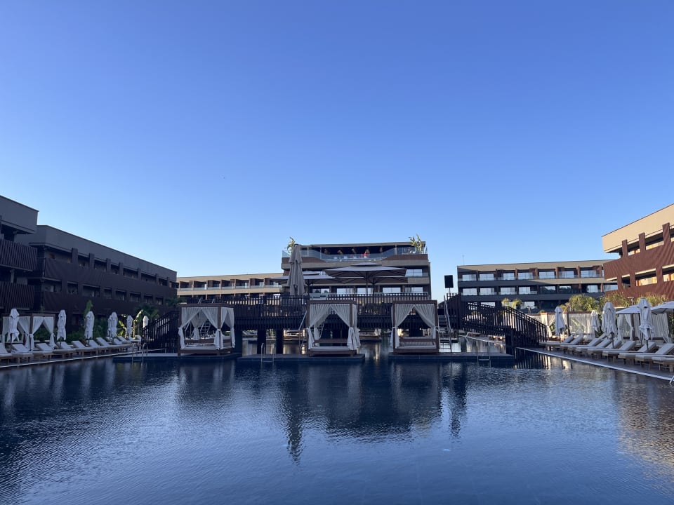Pool Jacaranda Luxury Resort