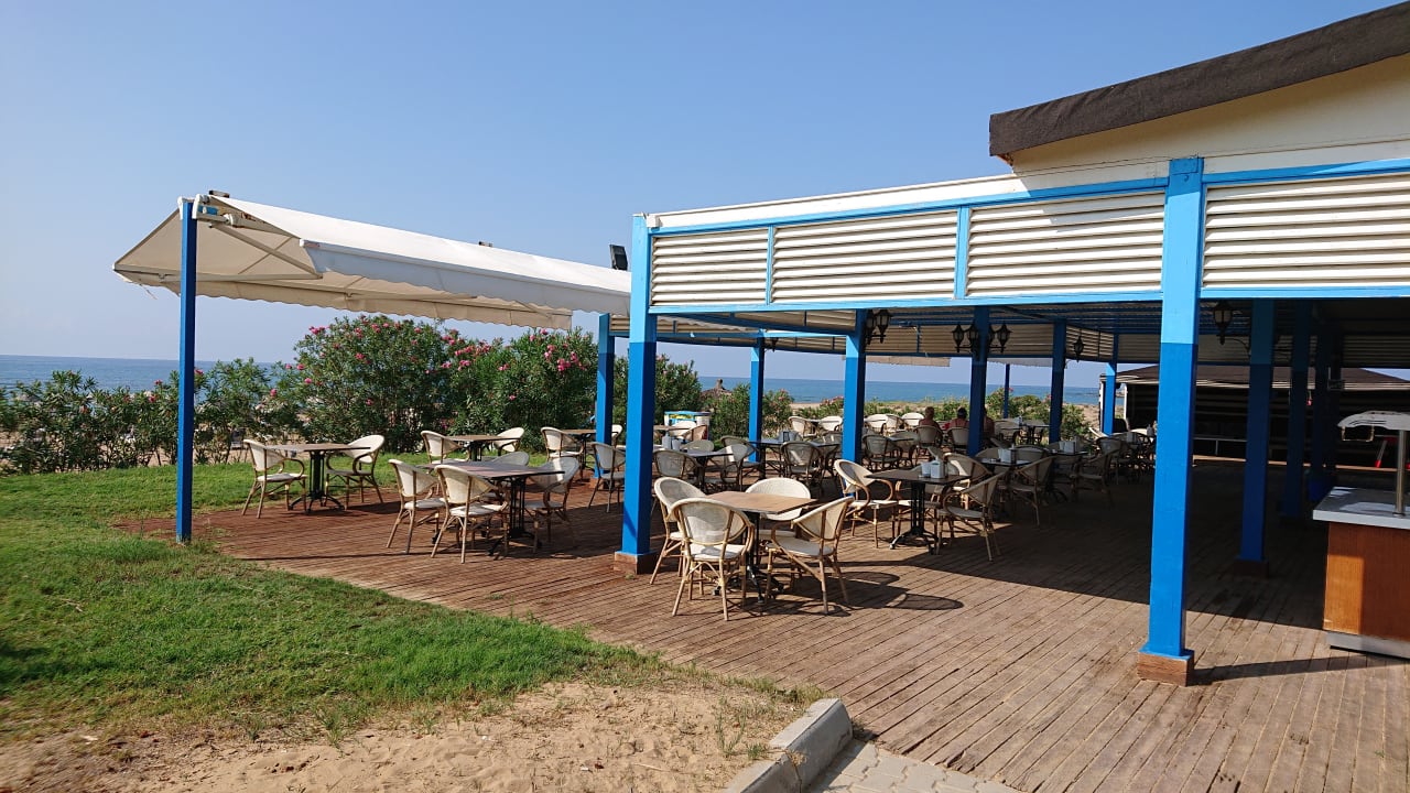 Strand Ramada Resort by Wyndham Side