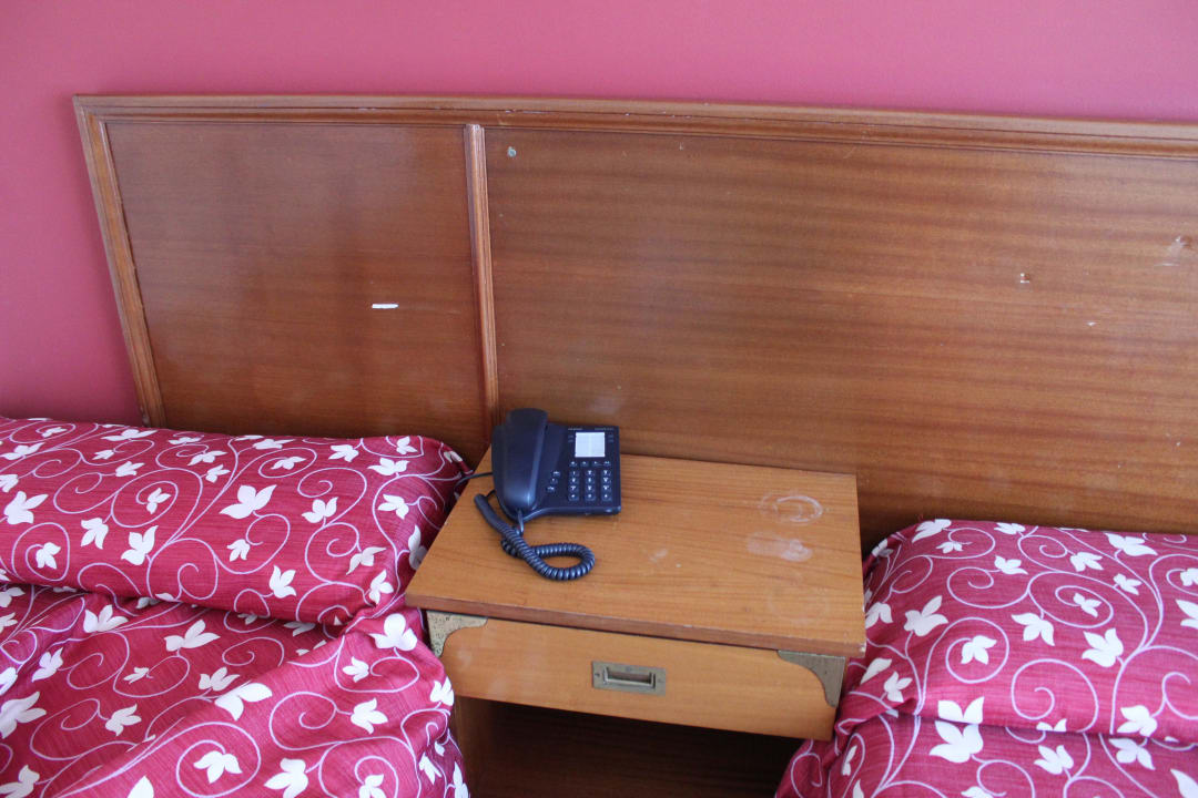 Schäden an der Wand Hotel Surf Mar