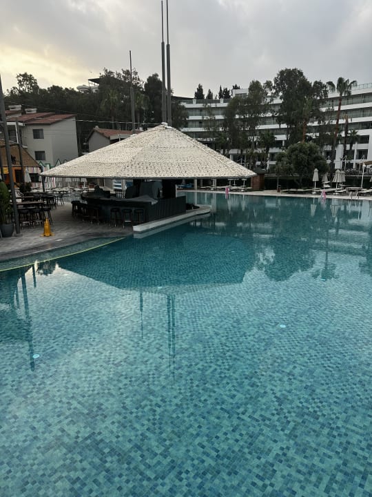 Pool Arum Barut Collection