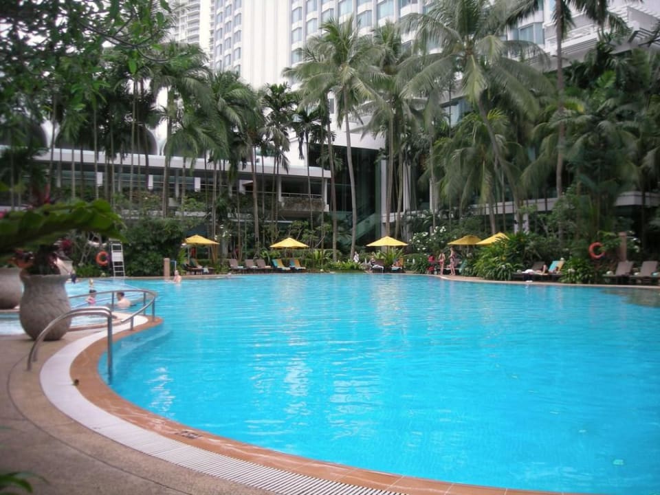 Pool Shangri-La Singapore