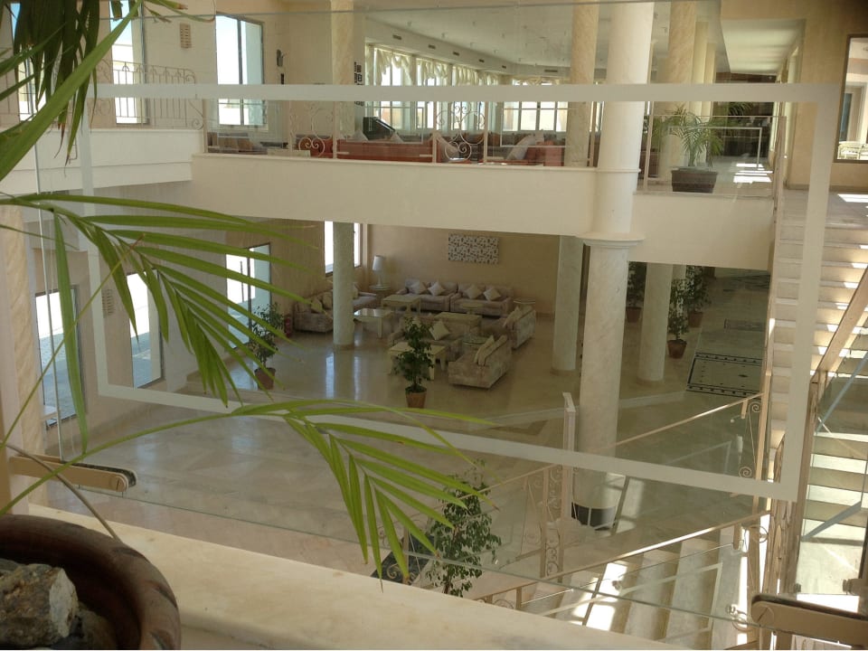 Lobby Shoni Bay