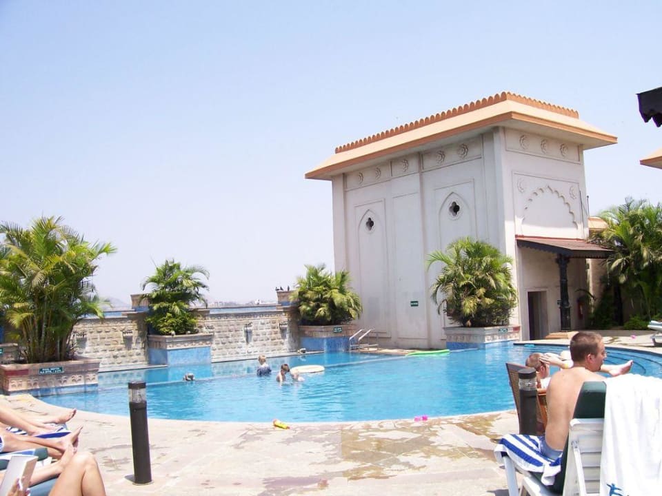Pool auf der Dachterrasse Sheraton Grand Pune