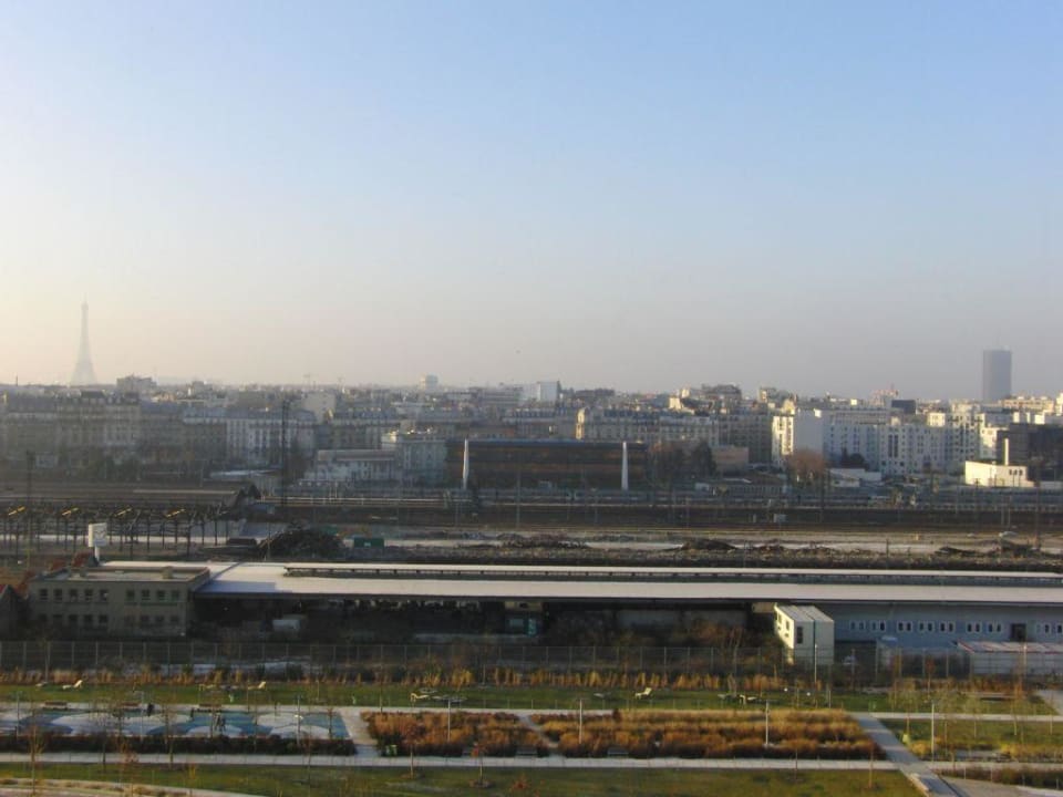 Ausblick aus Zimmer 810! ibis Paris 17 Clichy Batignolles