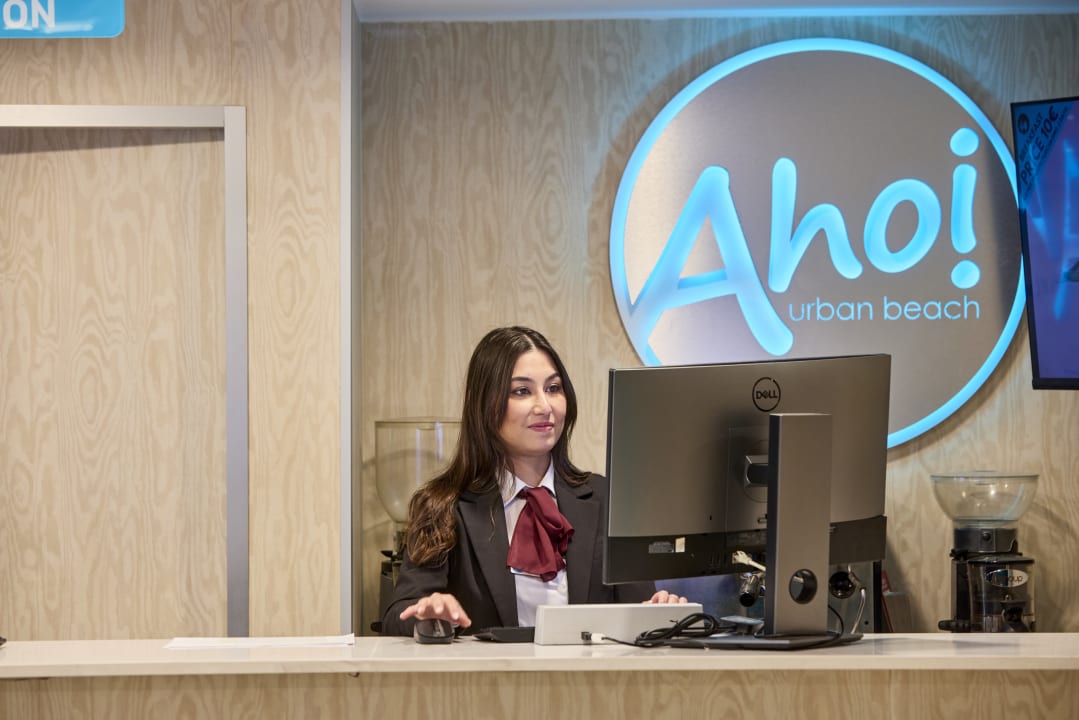 Lobby Ahoi! Urban Beach Hotel