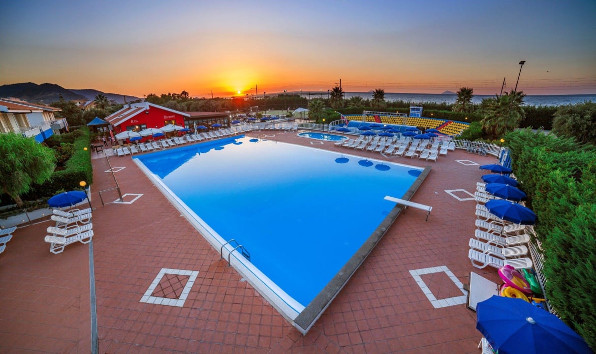 Piscina Riviera del Sole