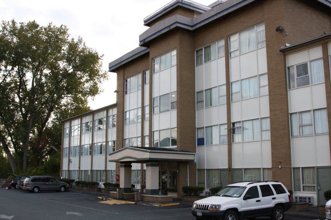 Blick auf den Eingang Hotel Red Carpet Inn Albany - Norther