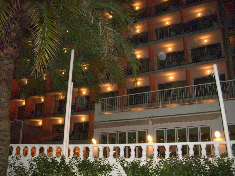 Hotel abends   El Somni Ibiza Dream Hotel by Grupotel