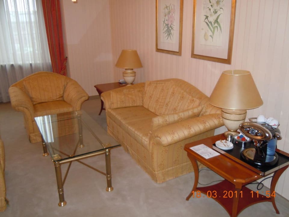 Sofa und Glastisch Le Méridien Grand Hotel Nürnberg