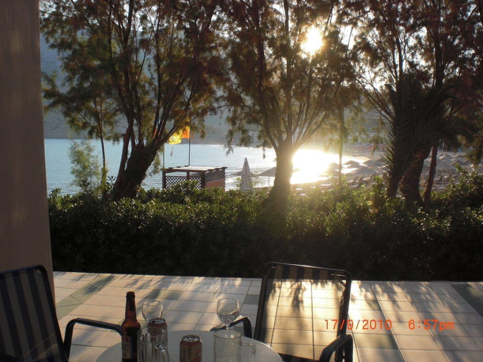 Unser Ausblick vom Superiorzimmer Fodele Beach & Water Park Holiday Resort