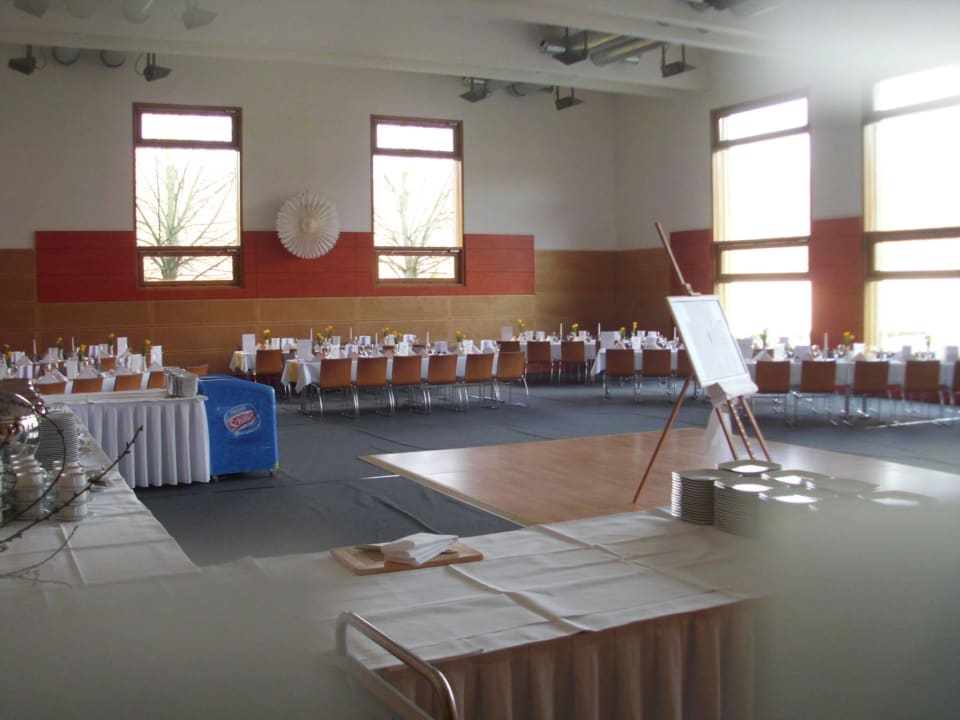 Gesperrte Turnhalle wegen einer Familienfeier Ostseehotel Dierhagen