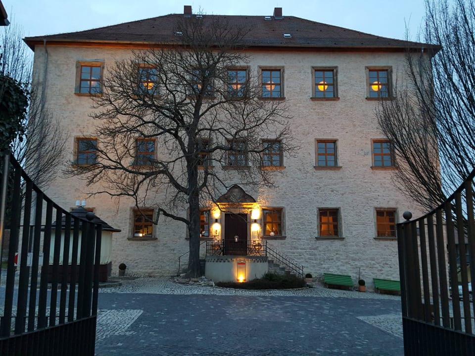 Blick auf das Hauptgebäude Hotel Resort Schloss Auerstedt