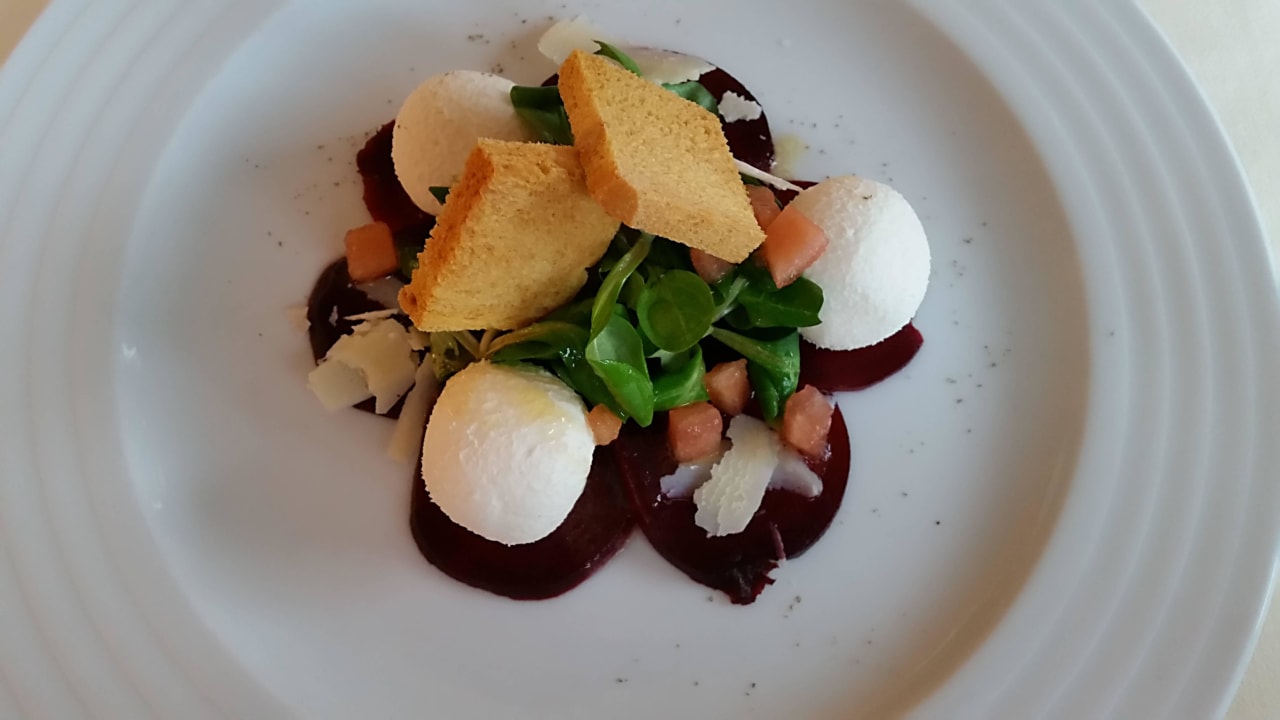 Ziegenfrischkäsepralinen. (Vorspeise) Vitalhotel Rainer