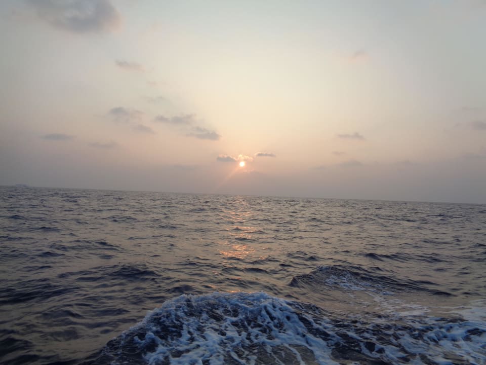 Sonnenuntergang Meeru Maldives Resort Island