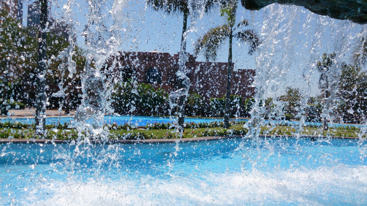 Prickelnd dieser Wasserfall Emirates Palace Mandarin Oriental