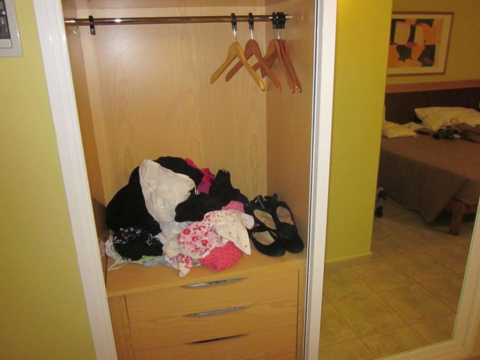 Schrank im Zimmer AluaVillage Fuerteventura