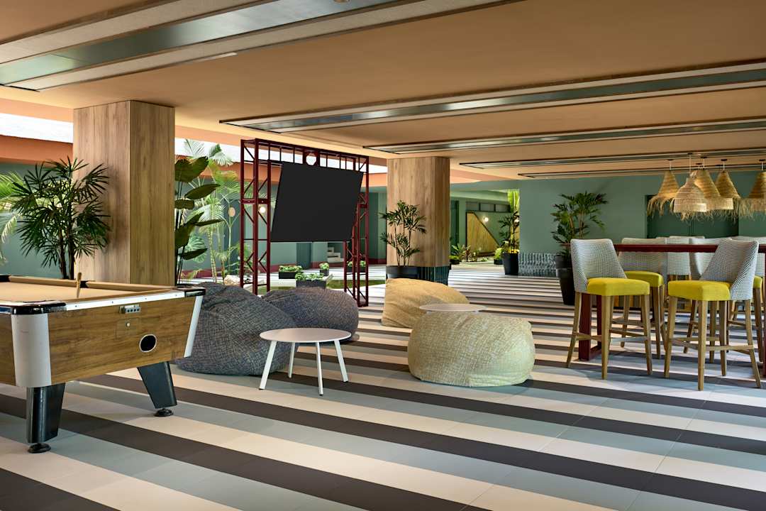 Lobby tent Mojito Suites