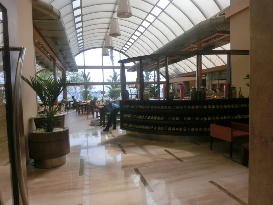 Restaurant The Gateway Hotel Marine Drive Ernakulam