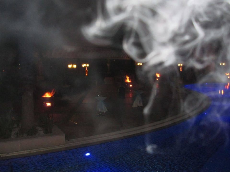 Nach dem Galaabend am Pool Diamond Excellence Resort & Spa