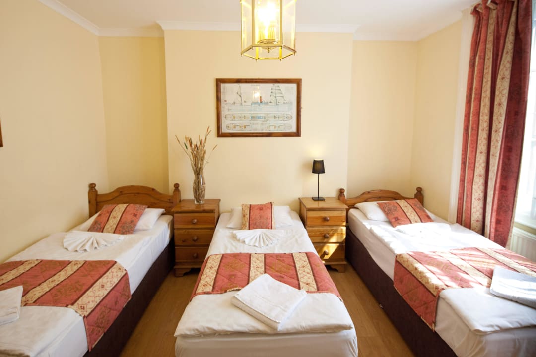 Triple Room Hotel Shakespeare