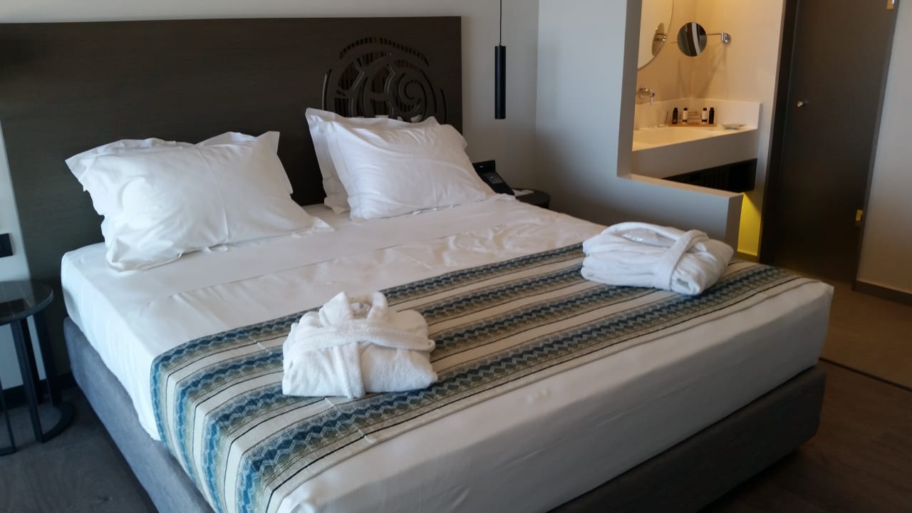 Zimmer Kakkos Beach Hotel