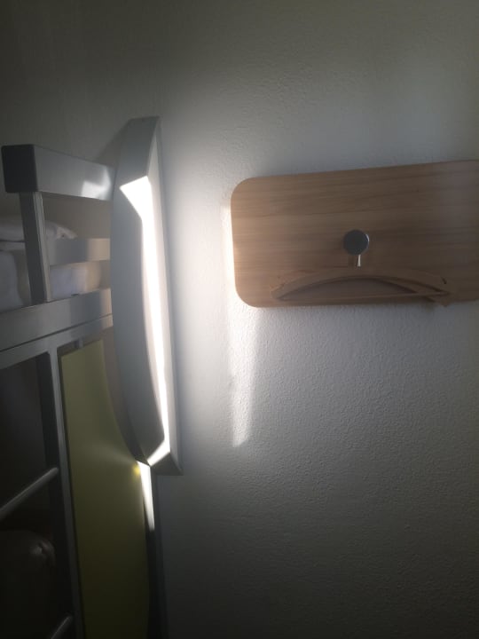 Der Schrank! B&B HOTEL Dortmund-Airport