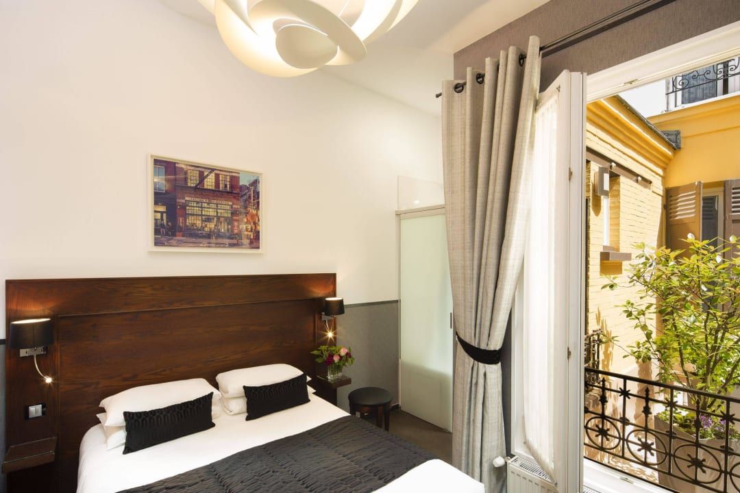Room Hotel des Arts Montmatre