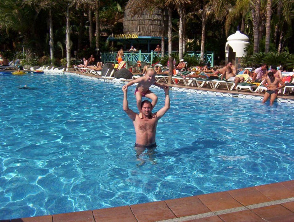 Papa und Gina Abora Buenaventura by Lopesan Hotels