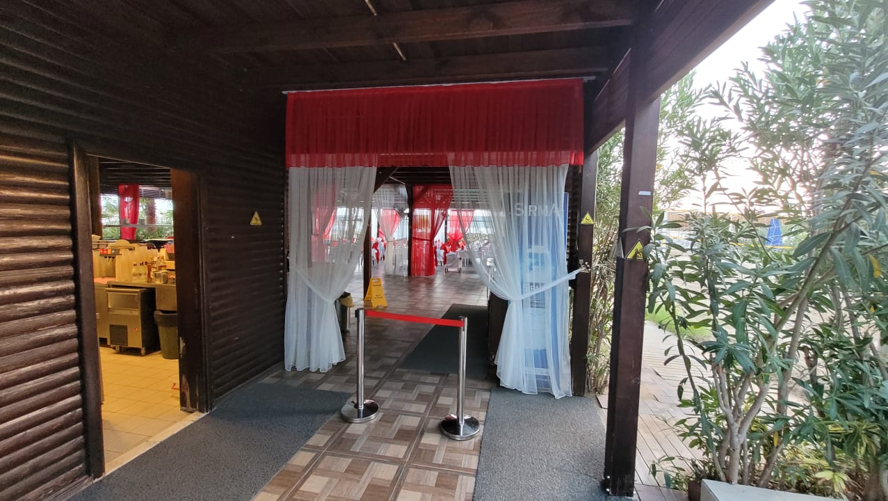 Gastro Port Side Resort Hotel