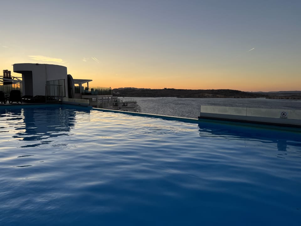 Pool db San Antonio Hotel + Spa