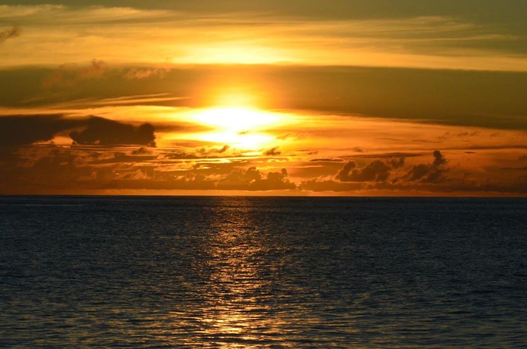 Sonnenuntergang im SanguResort Kuredu Island Resort & Spa