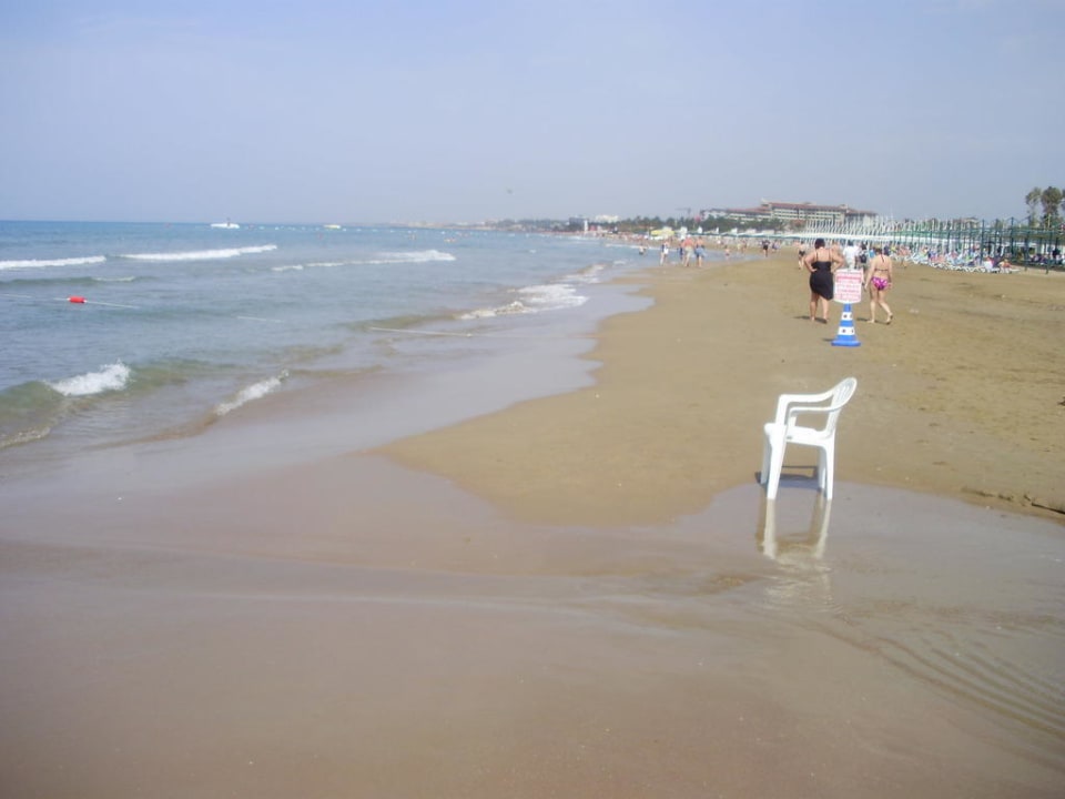 Weitläufiger Strand lädt zum Spazieren ein PALOMA Perissia