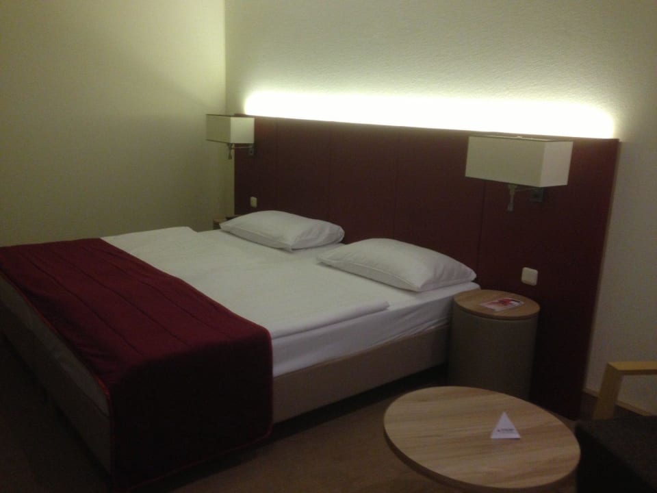 Gemütliche Betten , Kopfkissen furchtbar Hotel Schillerpark Linz, a member of Radisson Individuals