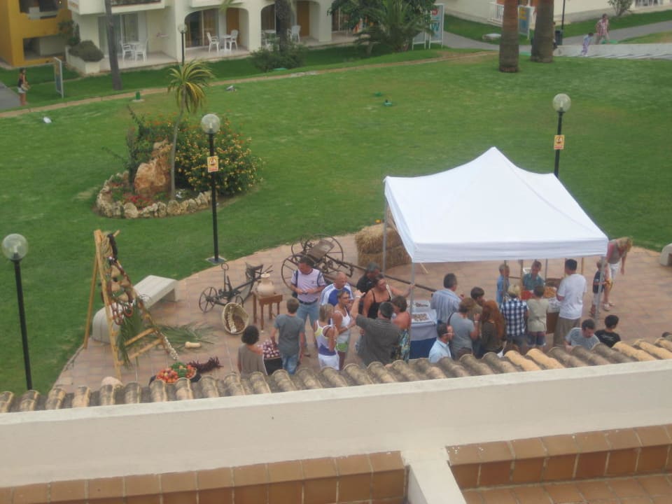 Vor dem Speisesaal blau punta reina