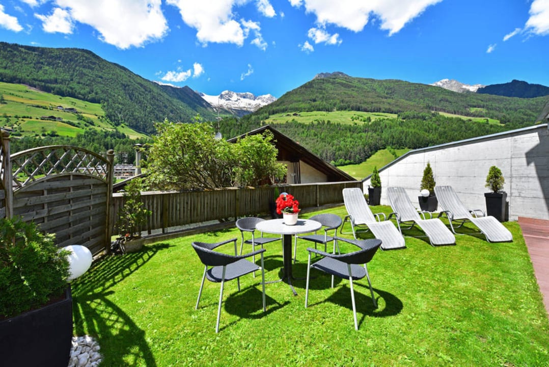 Garten-Liegewiese AlpenChalet Niederkofler