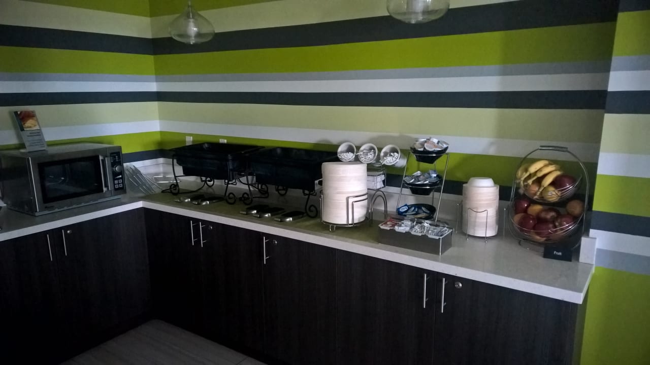 Restaurant Best Western Plus Gardena Inn & Suites