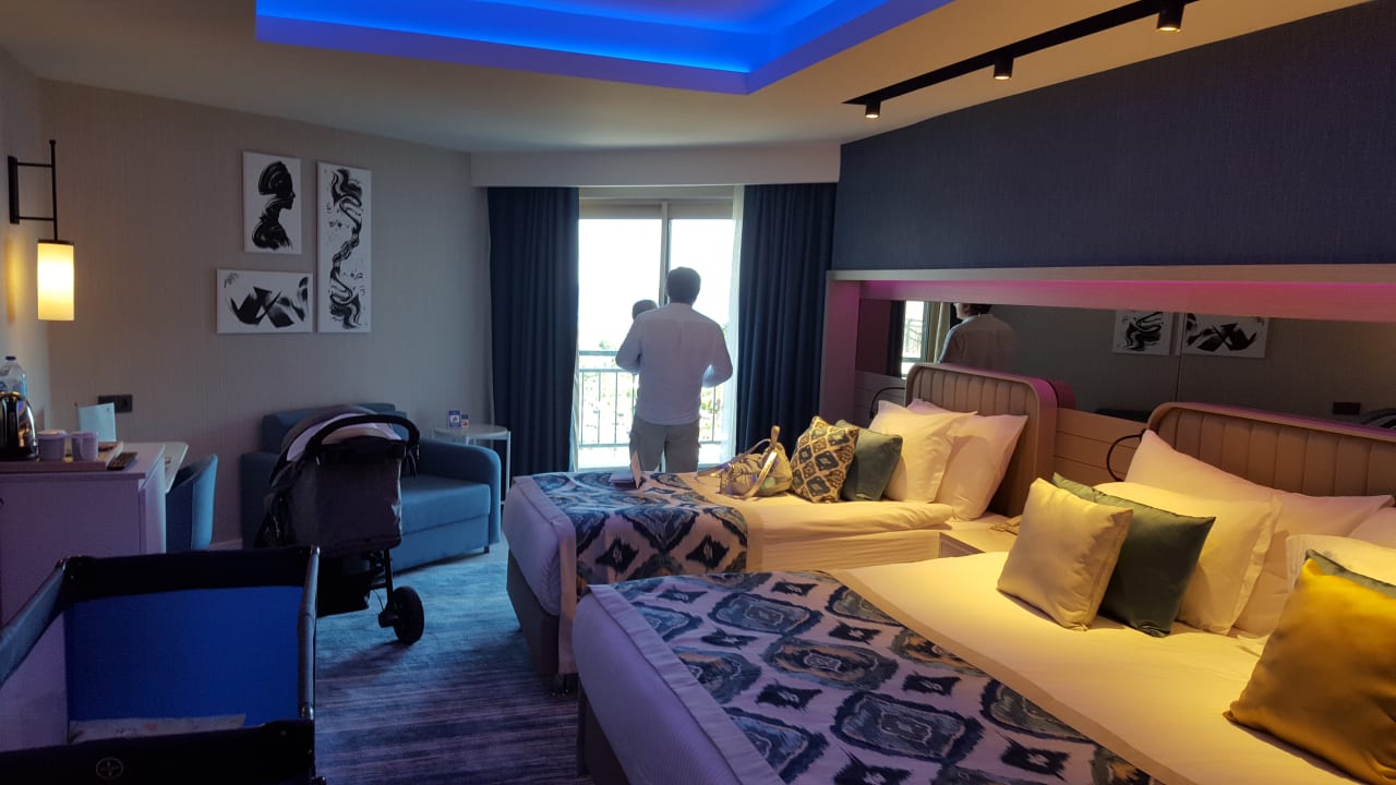 Zimmer Royal Wings Hotel