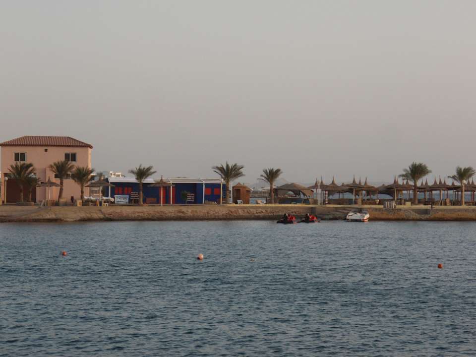 Andere Seite der Bucht Beach Albatros Resort