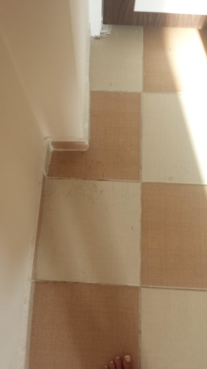 Über all Dreck und Staub. Hotel Infinity Beach Alanya