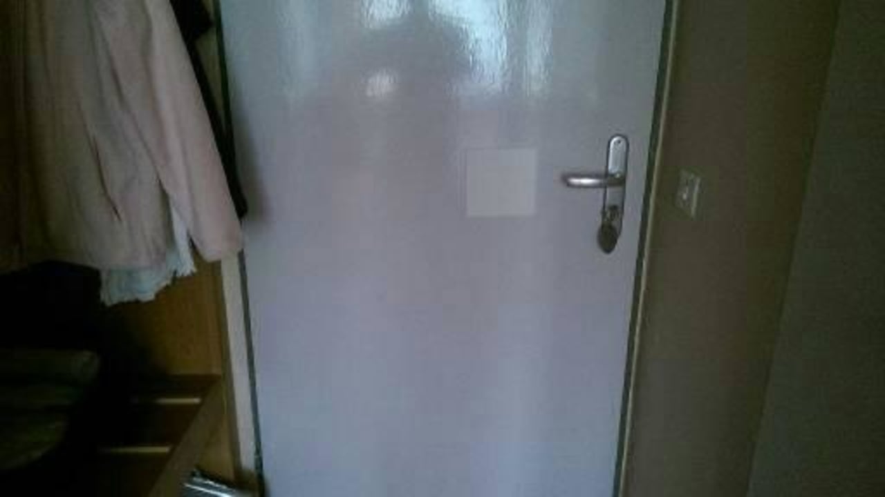 Alte,defekte Eingangstür AHORN Hotel Am Fichtelberg