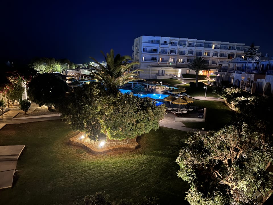 Gartenanlage Hotel Serita Beach