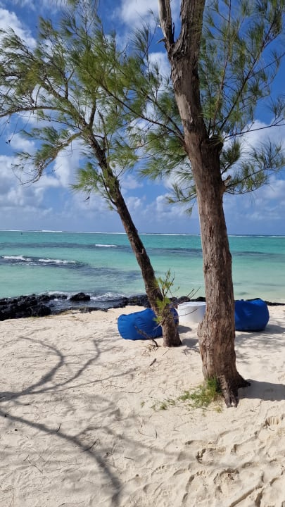 Strand Crystals Beach Resort Belle Mare, a member of Radisson Individuals