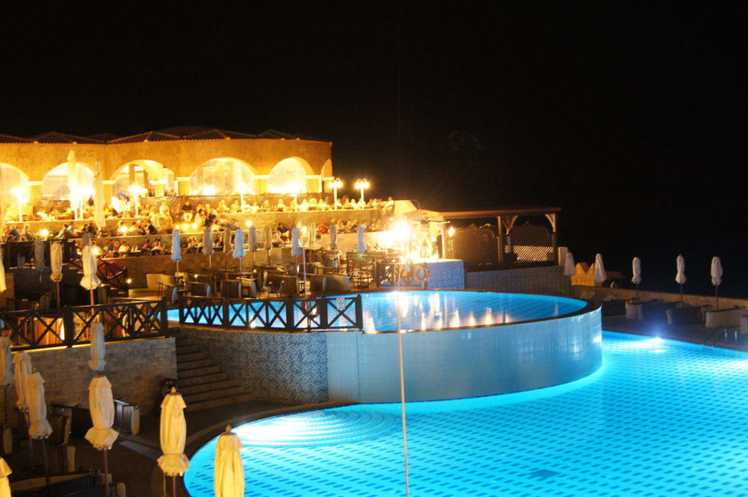 Główny basen  Hotel Kalithea Horizon Royal